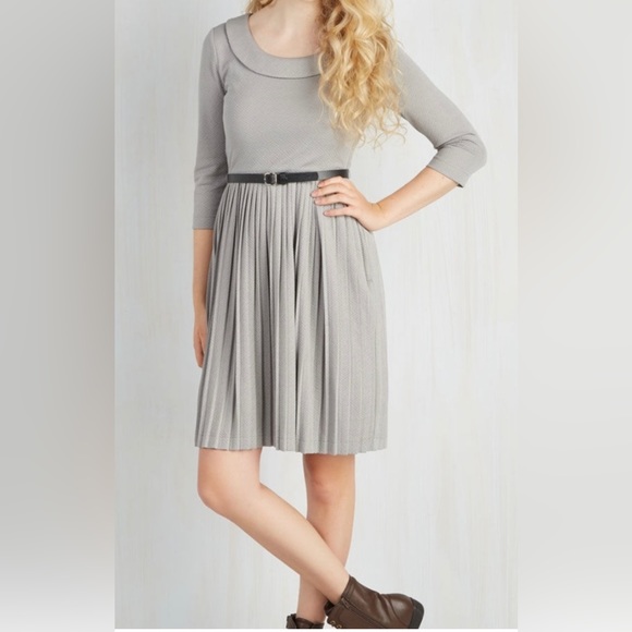 MODCLOTH Presentation Perfection Dress Gray Pleated Collared Textured Knit Pinup - Picture 4 of 13
